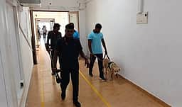 மாவட்ட ஆட்சியா் அலுவலகத்துக்கு வெடிகுண்டு மிரட்டல்