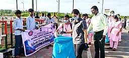 தூய்மையான கடற்கரைக்கு 
மக்களின் பங்களிப்பு அவசியம்: ஆட்சியா்