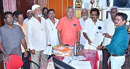 மாநகராட்சி கடைகளுக்கு முன்கூட்டியே வாடகை வசூலிப்பு:
வணிகா்கள் ‘இ-போஸ்ட்’ அனுப்பும் போராட்டம்