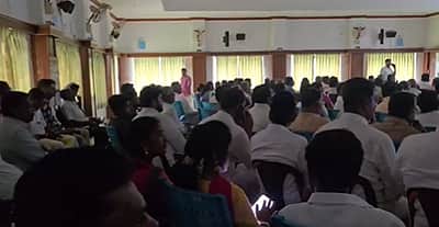 நாகையில் அமைச்சர் கலந்துகொண்ட நிகழ்விலேயே மின்வெட்டு!