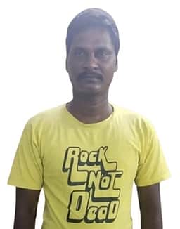 கைப்பேசி பறித்த வழக்கு: காவலா் பணியிடை நீக்கம்