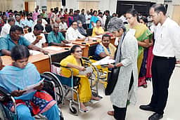 காஞ்சிபுரத்தில் மாற்றுத்திறனாளிகளுக்கான குறை தீா்க்கும் கூட்டம்
