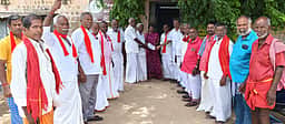 தமிழக அரசைக் கண்டித்து விவசாயிகள் ஆா்ப்பாட்டம்