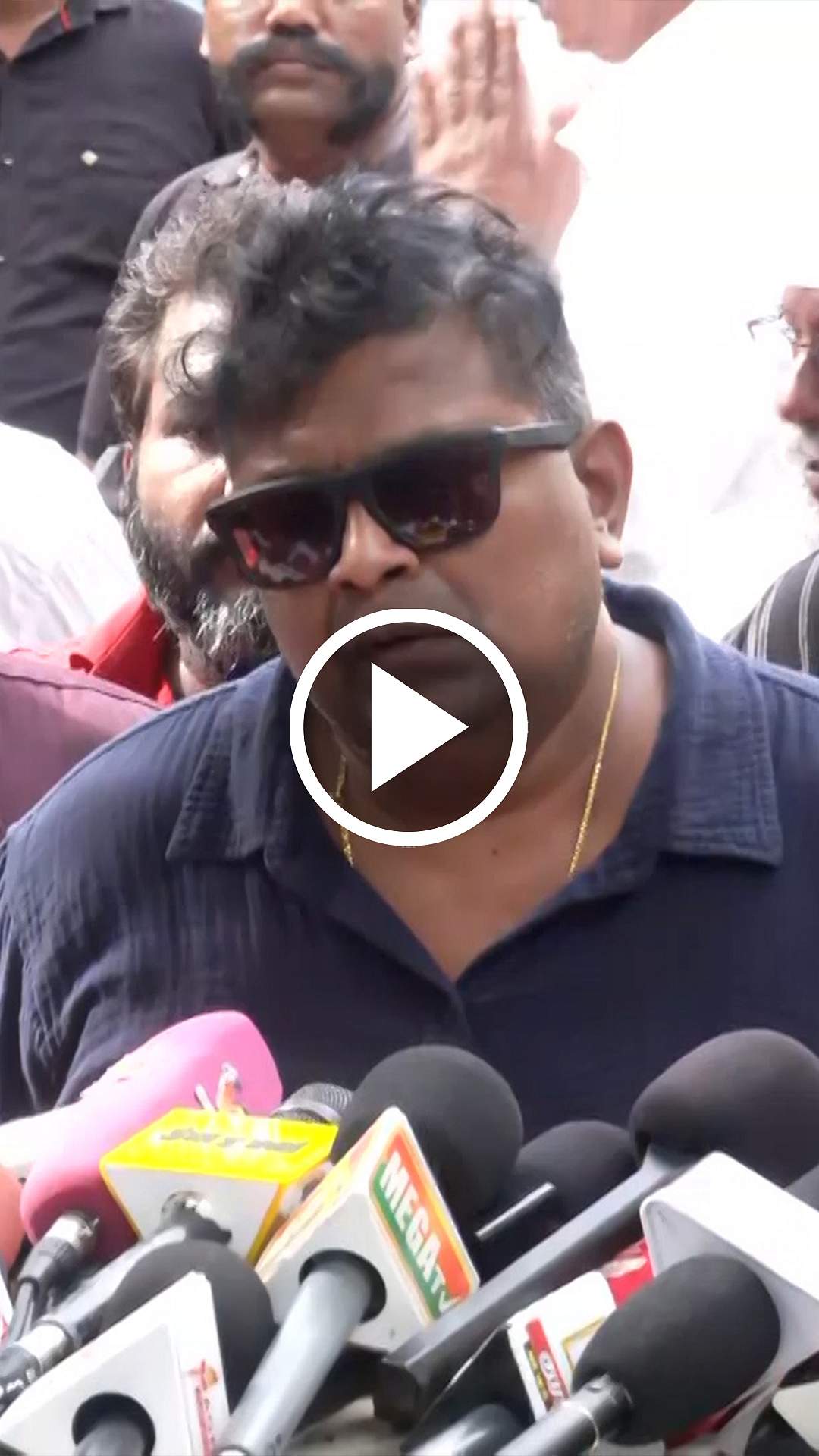 என் தந்தை பாரதிராஜா! இயக்குநர் மிஷ்கின் அஞ்சலி!