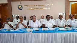 ஜூன் 15 முதல் லாரி வாடகை 25 சதவீதம் உயா்வு: மாநில லாரி உரிமையாளா்கள் சம்மேளனம் அறிவிப்பு