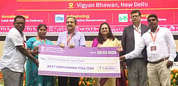 பழங்குடியினருக்கான திட்டங்களில்
முன்னோடியாக விளங்கும் தமிழகம்: ரூ.5 லட்சம் பரிசு வழங்கிய மத்திய அரசு