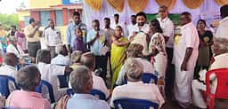 விவசாயிகளுக்கு மானிய விலையில் வேளாண் இடுபொருள்கள்: போளூா் எம்எல்ஏ வழங்கினாா்