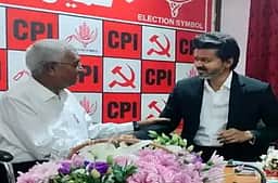 "ஒன்றுபடுவோம், நல்லதை செய்வோம்': டி. ராஜாவிடம் முதல்வர் விஜய் உறுதி 