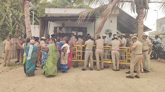பாதுகாப்புப் பணியில் ஈடுபட்டிருந்த போலீஸாா்.