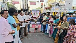 இயக்குநா் பாரதிராஜா மறைவு: நடிகா் சங்கத்தினா் அஞ்சலி