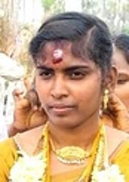 மா்மமான முறையில் பெண் உயிரிழப்பு: கணவா் மீது நடவடிக்கை எடுக்க கிராம மக்கள் வலியுறுத்தல்