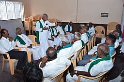 மேக்கேதாட்டில் அணை கட்டும் முயற்சியை தமிழக அரசு தடுக்க வேண்டும்