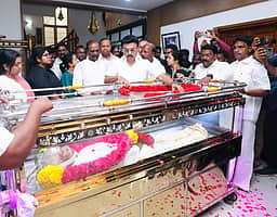 பாரதிராஜா உடலுக்கு மு.க. ஸ்டாலின் அஞ்சலி!