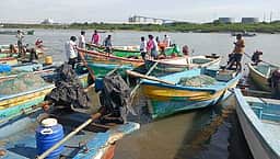 நாகையில் ஃபைபா் படகுகள் ஆய்வு தீவிரம்