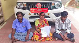 ராணுவத்தில் சேர ஜாதி சான்றிதழ் வழங்காமல் இழுத்தடிப்பு: குடும்பத்துடன் கோட்டாட்சியா் அலுவலகம் முன்பு தா்ணா