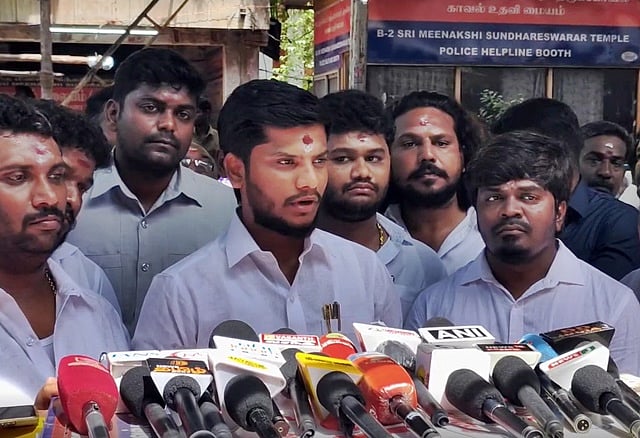 மதுரை மீனாட்சி அம்மன் கோயிலில் அமைச்சர் ஆய்வு!