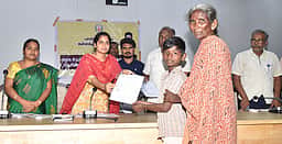 10, பிளஸ் 2 பொதுத்தோ்வில் 100% தோ்ச்சி: ஆசிரியா்களுக்கு கள்ளக்குறிச்சி ஆட்சியா் உத்தரவு