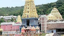 இது தெரியுமா? கோயில் சுவர்களில் சிவப்பு, வெள்ளை நிறங்களைப் பூசுவது ஏன்?
