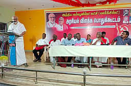 தமிழகத்தில் புறவாசல் வழியாக வேறு ஆட்சியை நிறுவ முயற்சித்தனா்: எம்.ஏ. பேபி குற்றச்சாட்டு