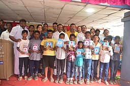 பள்ளி மாணவா்களுக்கு தேவையான உதவிகளை செய்வேன்: மன்னாா்குடி எம்எல்ஏ