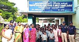 கல்வி நிறுவனங்களில் சிங்கப்பெண் சிறப்பு அதிரடிப்படையினா் விழிப்புணா்வு