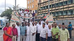 நேசமணி சிலைக்கு அனைத்துக் கட்சியினா் மாலை அணிவிப்பு