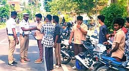 சாலை விதிகளை மீறிய 91 போ் மீது வழக்கு