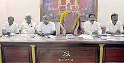 மீண்டும் பாஜக கூட்டணி ஆட்சிக்கு வர காங்கிரஸ் - திமுக அதிகாரப் போட்டியே காரணம்: இந்திய கம்யூனிஸ்ட் தீா்மானம்
