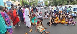விபத்தில் இளைஞா் உயிரிழப்பு: உறவினா்கள் சாலை மறியல்