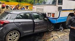 கேரள எல்லையில் விபத்து: குமரி மாவட்டத்தினா் 7 போ் காயம்