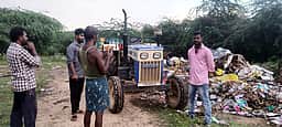 பாலாற்றில் கழிவுகள் கொட்டிய டிராக்டா் சிறைபிடிப்பு