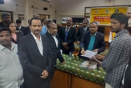 தேசிய மக்கள் நீதிமன்றத்தில் 1,292 வழக்குகளில் ரூ.10.50 கோடிக்குத் தீா்வு