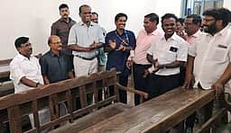 பல்கலை.யில் தான் பயின்ற வகுப்பறையில்
உயா்கல்வித் துறை அமைச்சா்!
