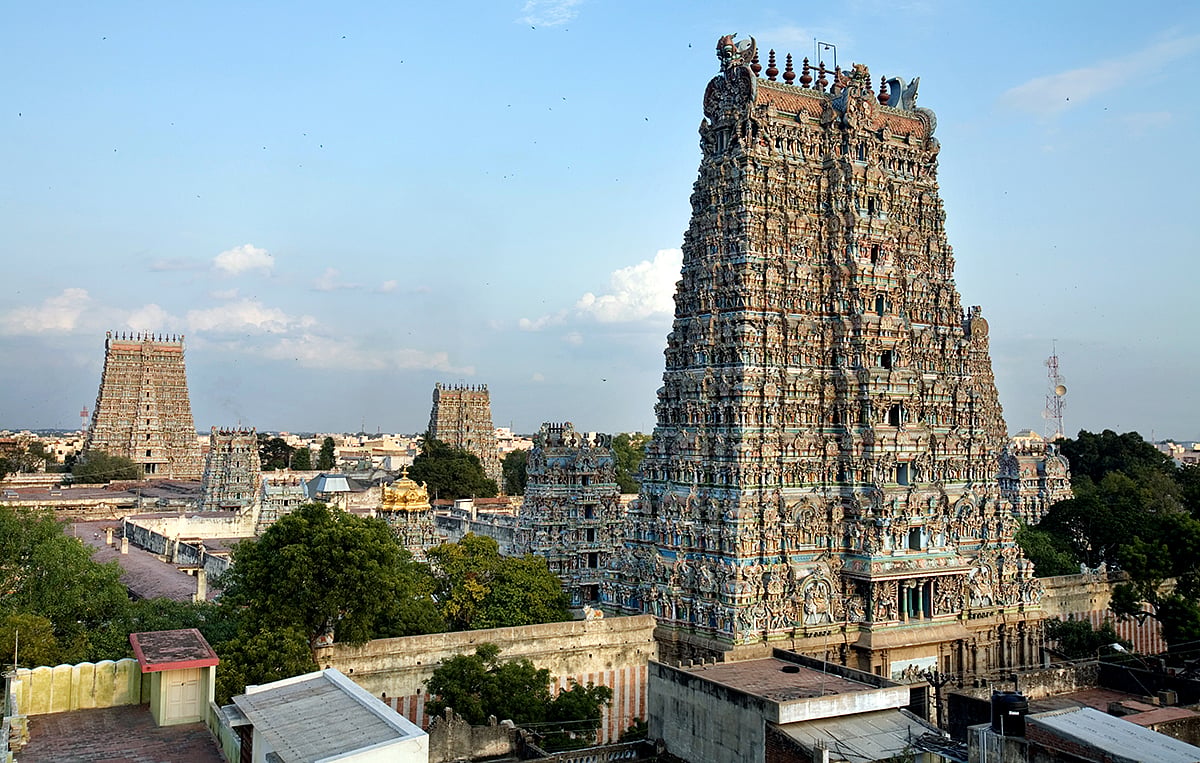 மதுரை மீனாட்சி சுந்தரேசுவரா் கோயில் அறங்காவலா்கள் விவகாரம்: இன்று மீண்டும் விசாரணை