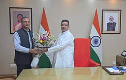 மேற்கு வங்க முதல்வர் சுவேந்து அதிகாரியுடன் ரிசர்வ் வங்கி ஆளுநர் சந்திப்பு 