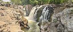 ஒகேனக்கல்லுக்கு நீா்வரத்து
400 கனஅடியாகச் சரிவு
