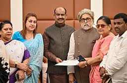 தேசியவாத குடிமக்கள் கட்சியில் இணைய திரிணமூல் அதிருப்தி எம்.பி.க்கள் முடிவு!