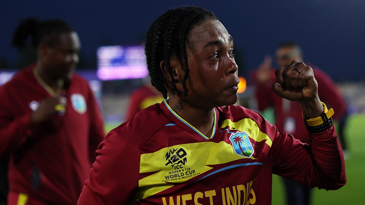 19.5ஆவது பந்தில் த்ரில் வெற்றி: கண்ணீர் விட்ட மேற்கிந்தியத் தீவுகள் அணியின் வீராங்கனை!
