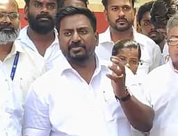 பள்ளி அருகே உள்ள டாஸ்மாக் கடைகள் அகற்றப்படும்: அமைச்சர் ராஜ்மோகன்
