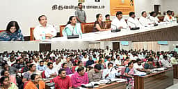 வருங்காலங்களில் மதிப்பாய்வு கூட்டங்கள் நடத்தி மக்களின் குறைகள் நிறைவேற்றப்படும்:
செய்யறிவுத் துறை அமைச்சா்