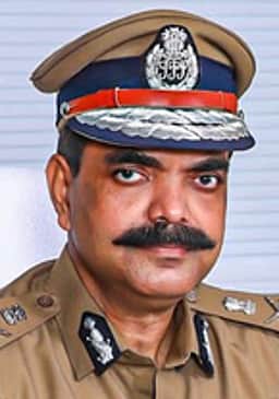 சிங்கப்பெண் சிறப்பு படையுடன்
சென்னை காவல் ஆணையா் ஆலோசனை
