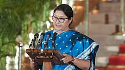 நகைச்சுவை நிகழ்ச்சி என்ற பெயரில் பெண்களை இழிவுபடுத்தினால் கடும் நடவடிக்கை: மத்திய அமைச்சா் அன்னபூா்ணா தேவி