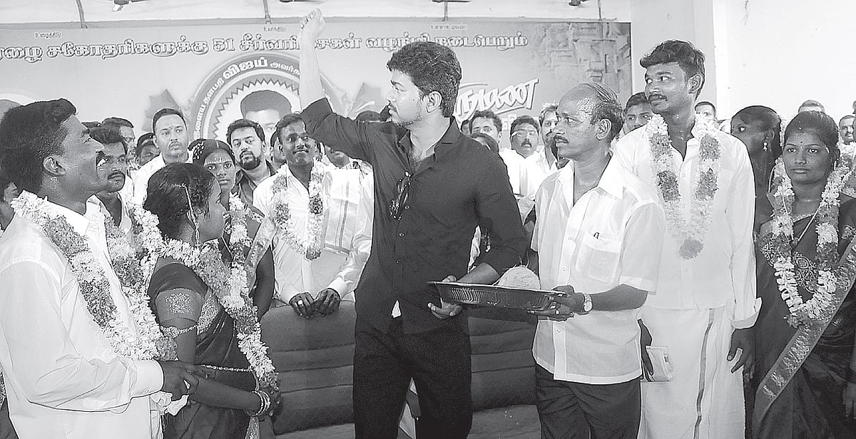 அரசியலுக்கு வருவது எப்போது? 2013-ல் நடிகர் விஜய்யின் பதில்!