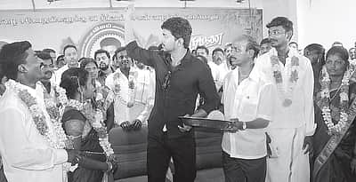 அரசியலுக்கு வருவது எப்போது? 2013-ல் நடிகர் விஜய்யின் பதில்!
