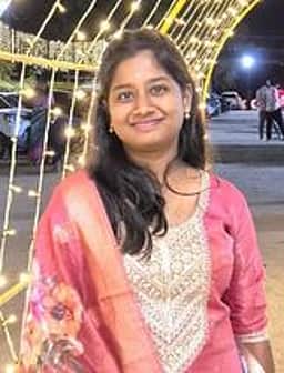 நீட் தோ்வு அச்சம்: கோவையில் மாணவி விஷம் குடித்து தற்கொலை; மாா்க்சிஸ்ட் கட்சி போராட்டம்
