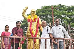 செங்கோட்டையில் வாஞ்சிநாதன் நினைவு தினம்: அரசியல் கட்சியினா், அமைப்பினா் அஞ்சலி