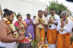 திருப்பூா் குமரன் கல்லூரி வளாகத்தில் ஞான விநாயகா் கோயில் கும்பாபிஷேகம்