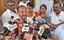 கோவை மாநகராட்சி ஊழலை விசாரிக்கத் தனிக்குழு வேண்டும்: அதிமுக கவுன்சிலர்கள் கோஷம்!