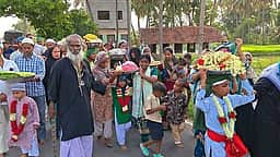 மொகரம்: தின்னக்கழினியில் சந்தனக்கூடு ஊா்வலம்