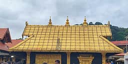 நிறம் மாறிய சபரிமலை தங்க மேற்கூரை! பக்தர்கள் அதிர்ச்சி!